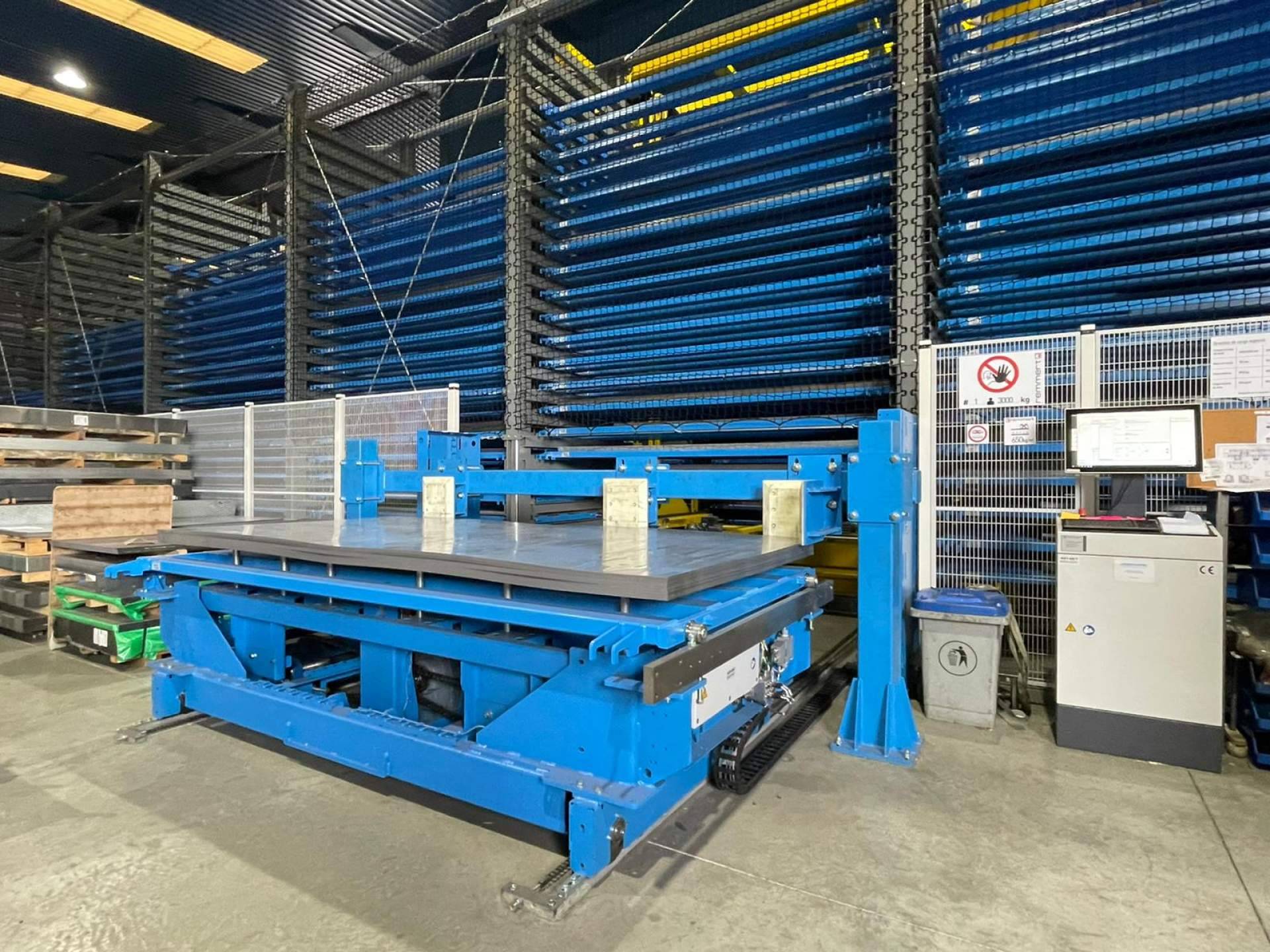 Tubos París y su nuevo robot logístico para aumentar la variedad de productos y la capacidad de almacenaje