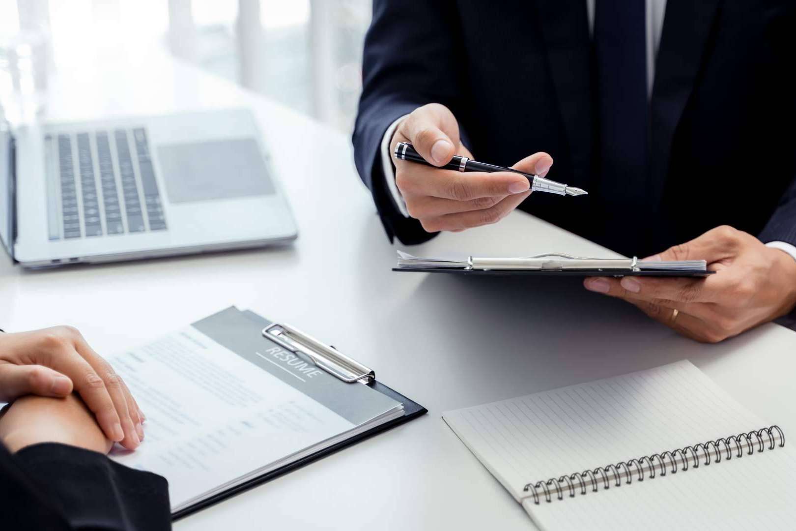 ¿Qué es una investigación pre laboral?