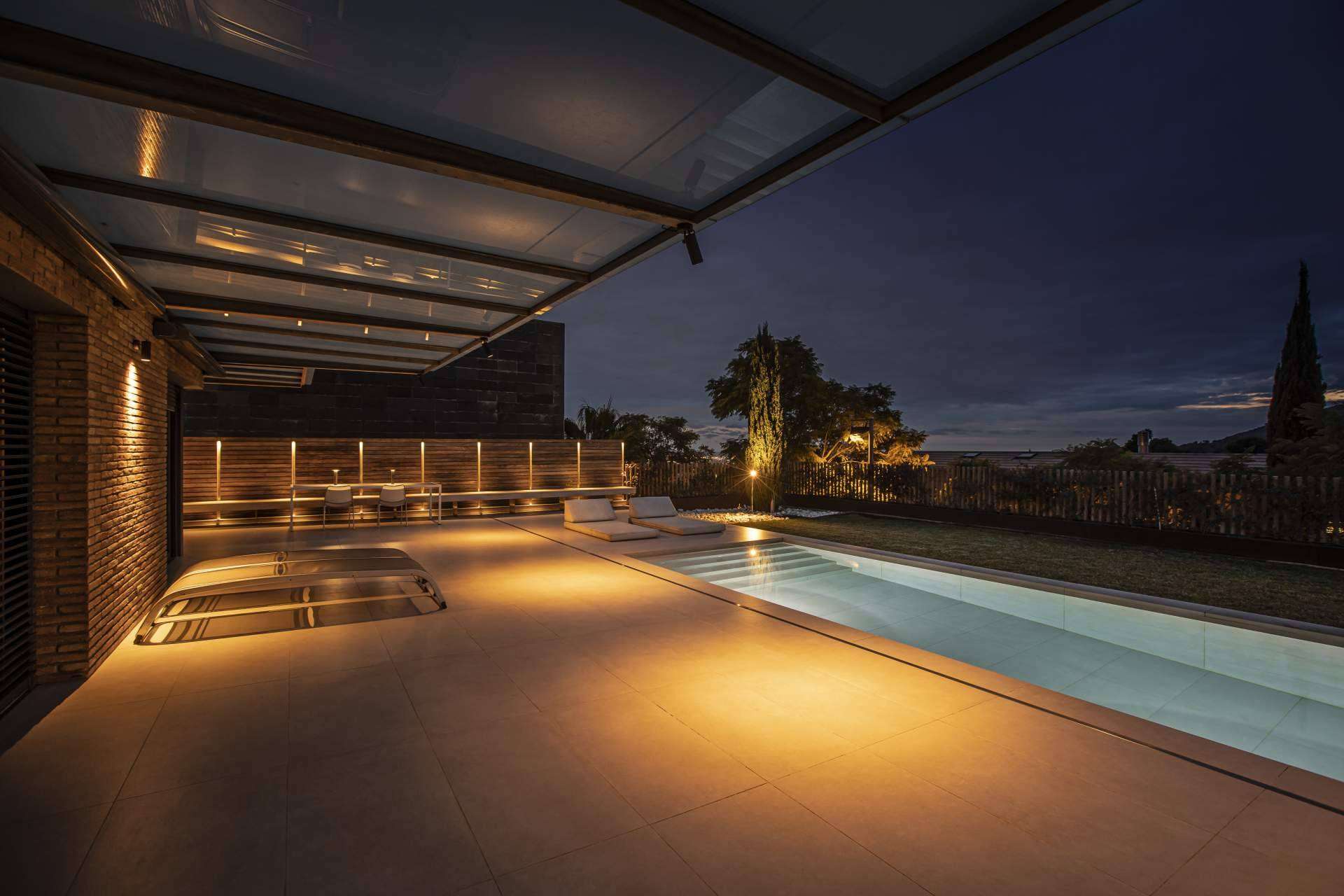 Elegancia, estética y modernidad para diseñar luminarias a medida con Insolit