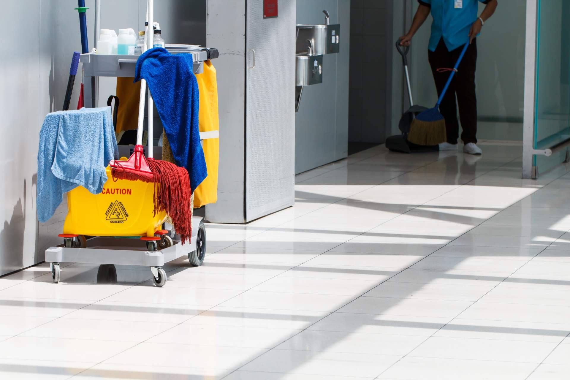EcoCleans firma la sexta franquicia, la marca que ha revolucionado los servicios de limpieza aterriza en Valencia