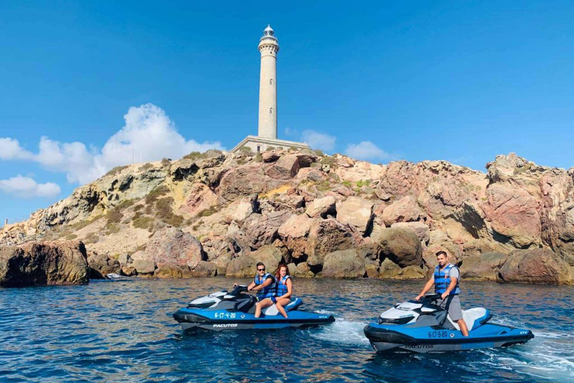 Los tours y experiencias con el alquiler de motos de agua en Murcia que ofrece Kalima Charter