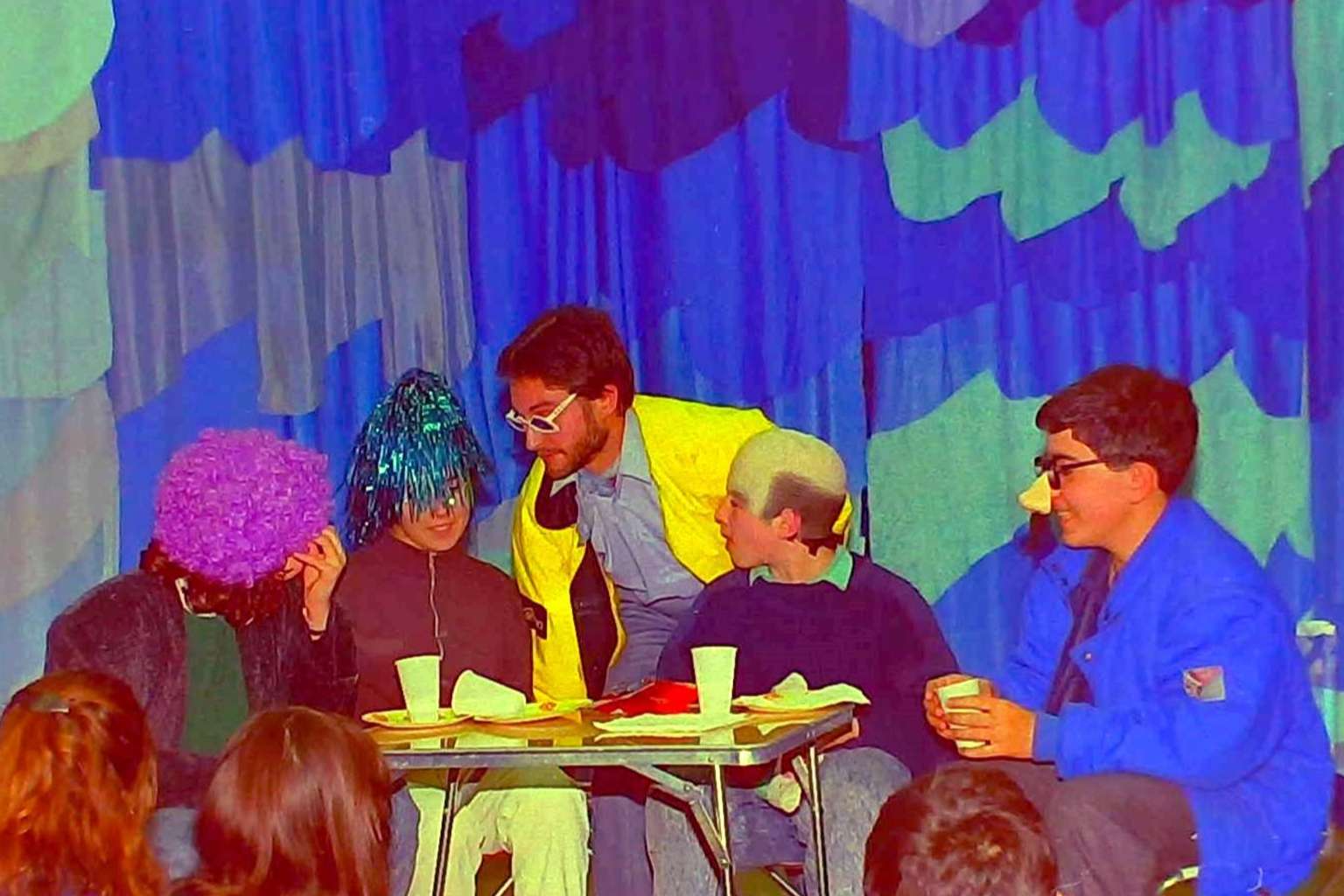 U de cuc teatre representa teatro infantil en Cataluña