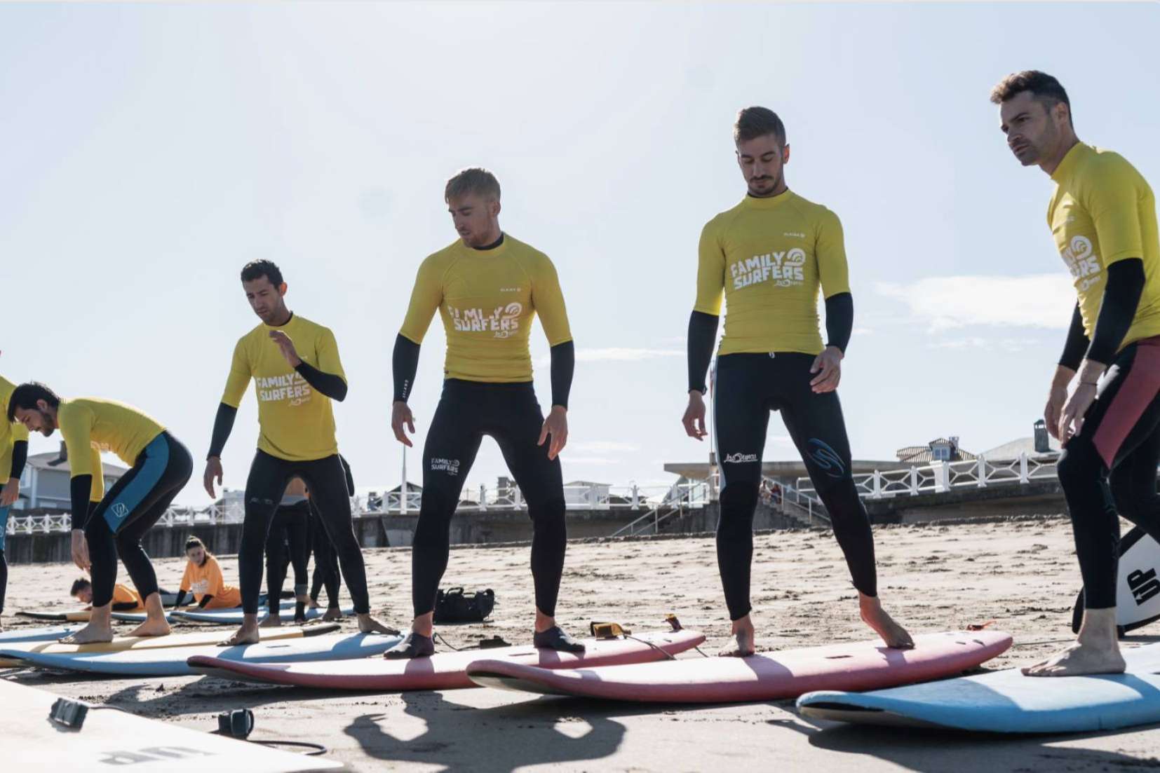 Family Surfers - Surfcamp Las Dunas ofrece surfcamps en Asturias para todos los niveles
