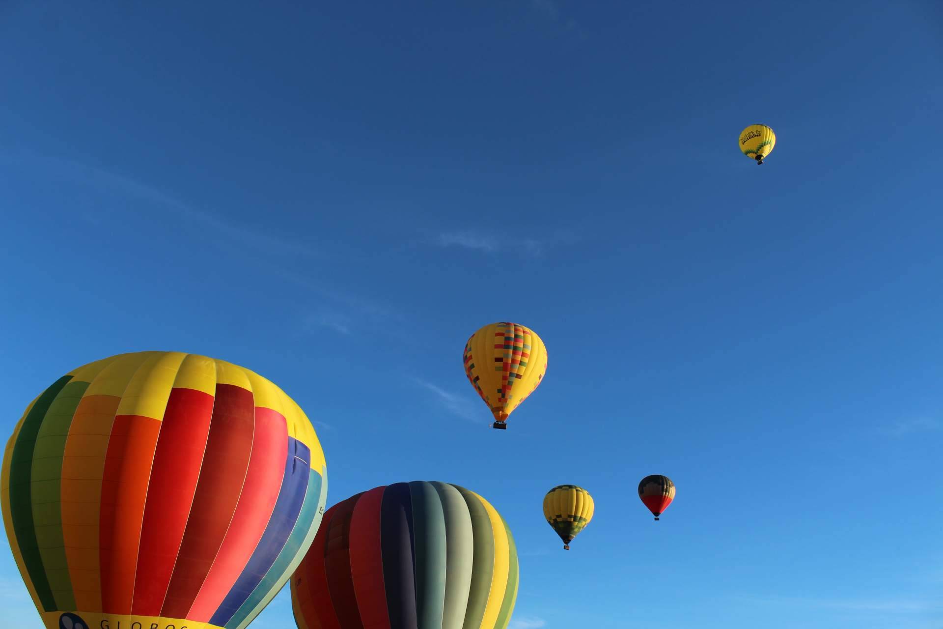 Paseo en globo aerostático en Segovia con la compañía EoloFly