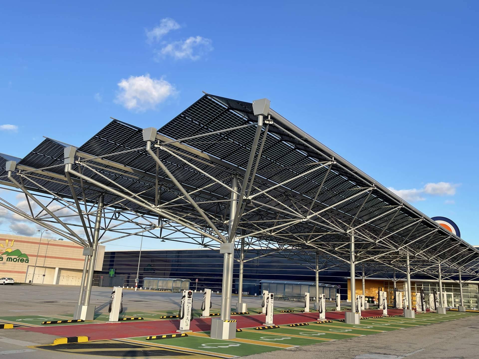 Etecnic inaugura 32 nuevos puntos de recarga para vehículos eléctricos en La Morea, Navarra