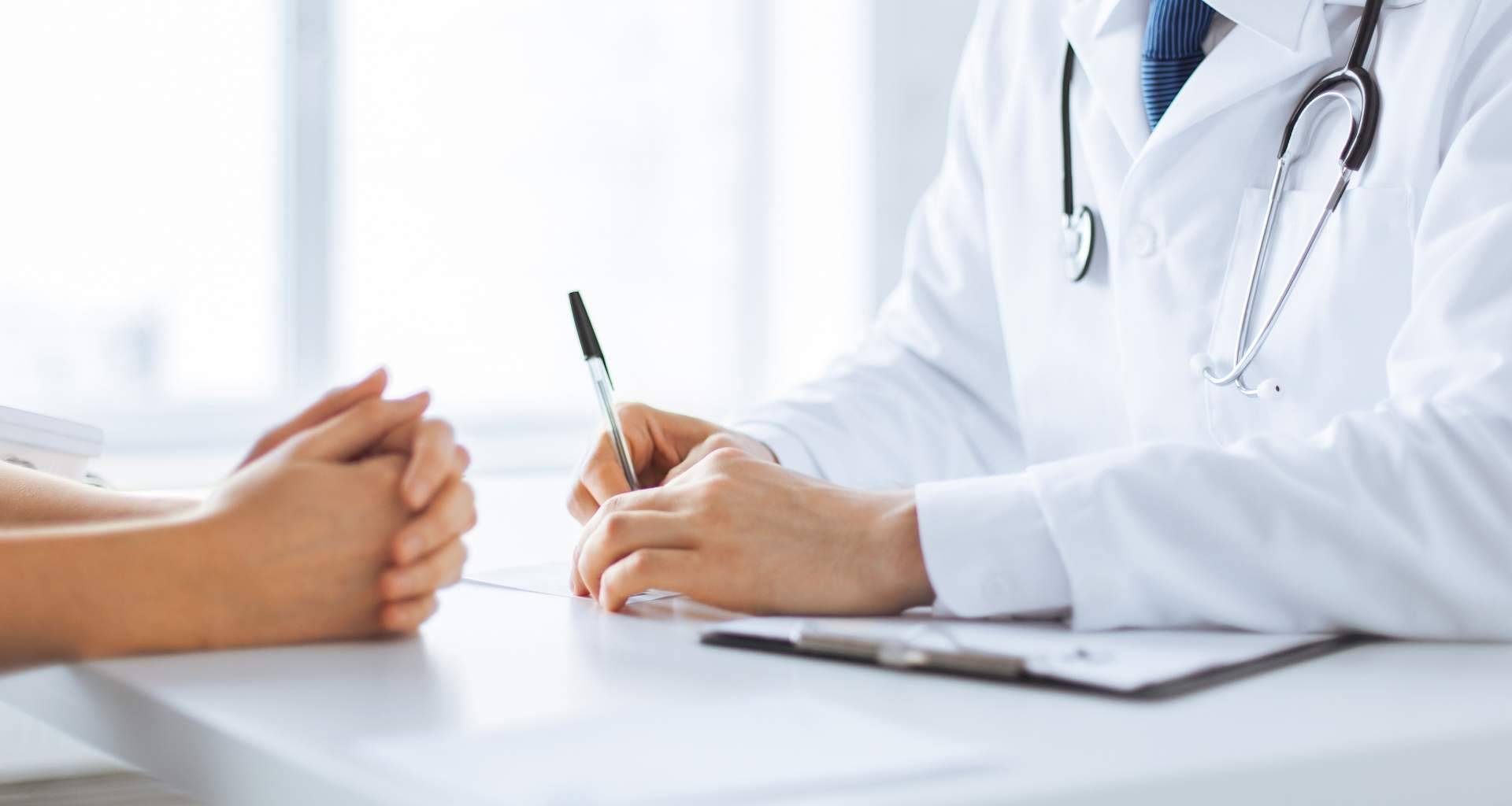 ¿En qué consiste la cirugía de columna lumbar por vía lateral?