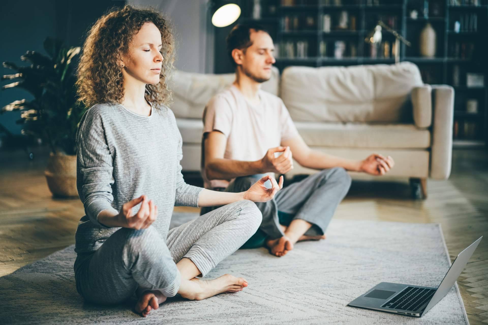 PODCASTMEDITACION.COM explica cuáles son los efectos negativos del estrés y los beneficios de la meditación