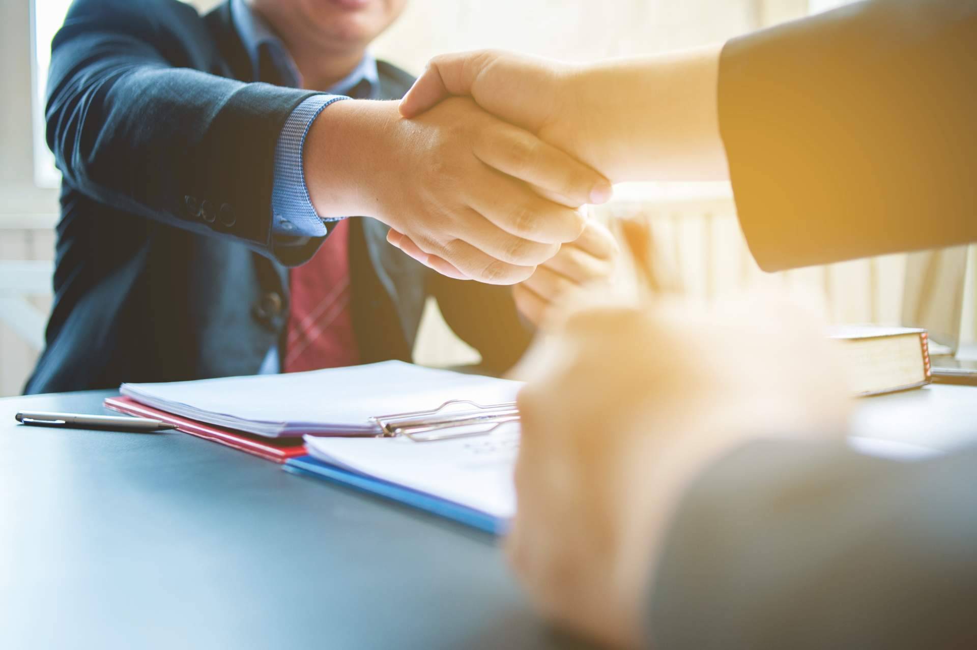 Modificaciones en los contratos de luz y gas de la mano de INVERFINEX  y su equipo de expertos