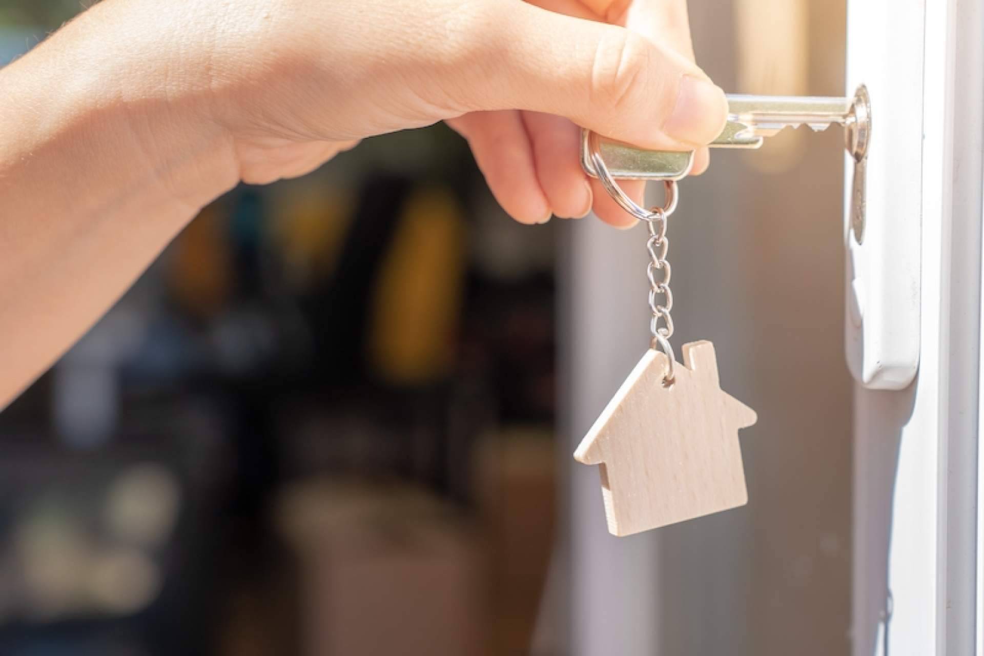 ¿En qué supuestos se tiene que abandonar una vivienda?