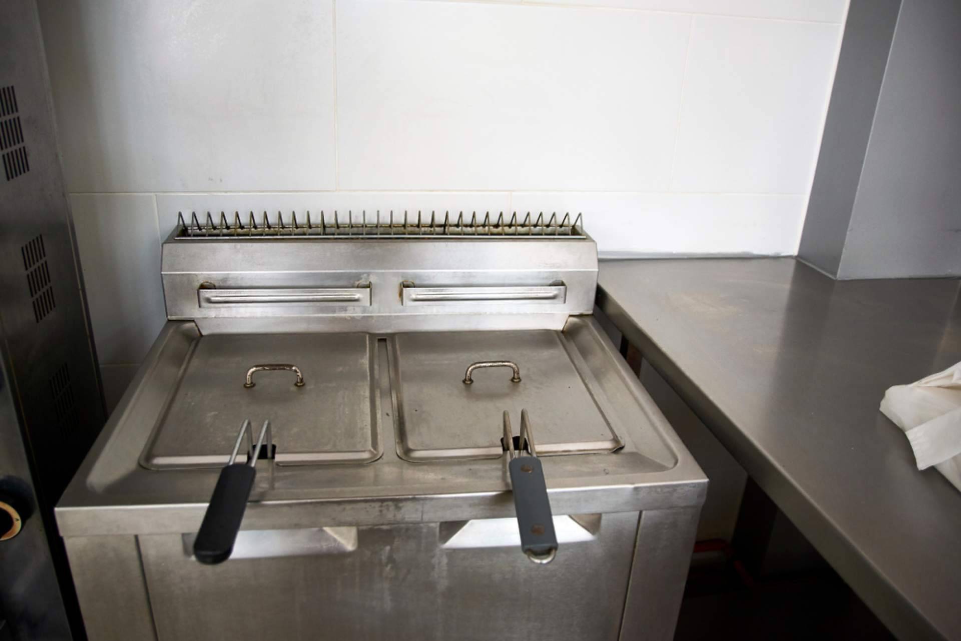 Freidoras industriales de Auxihostelería, el amplio catálogo que ofrece