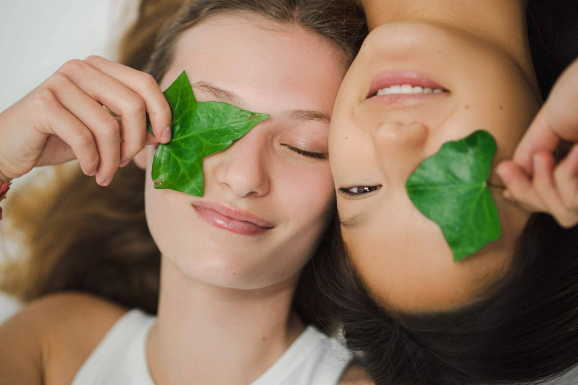 Los beneficios del Acnhelp day serum, un tratamiento natural contra el acné