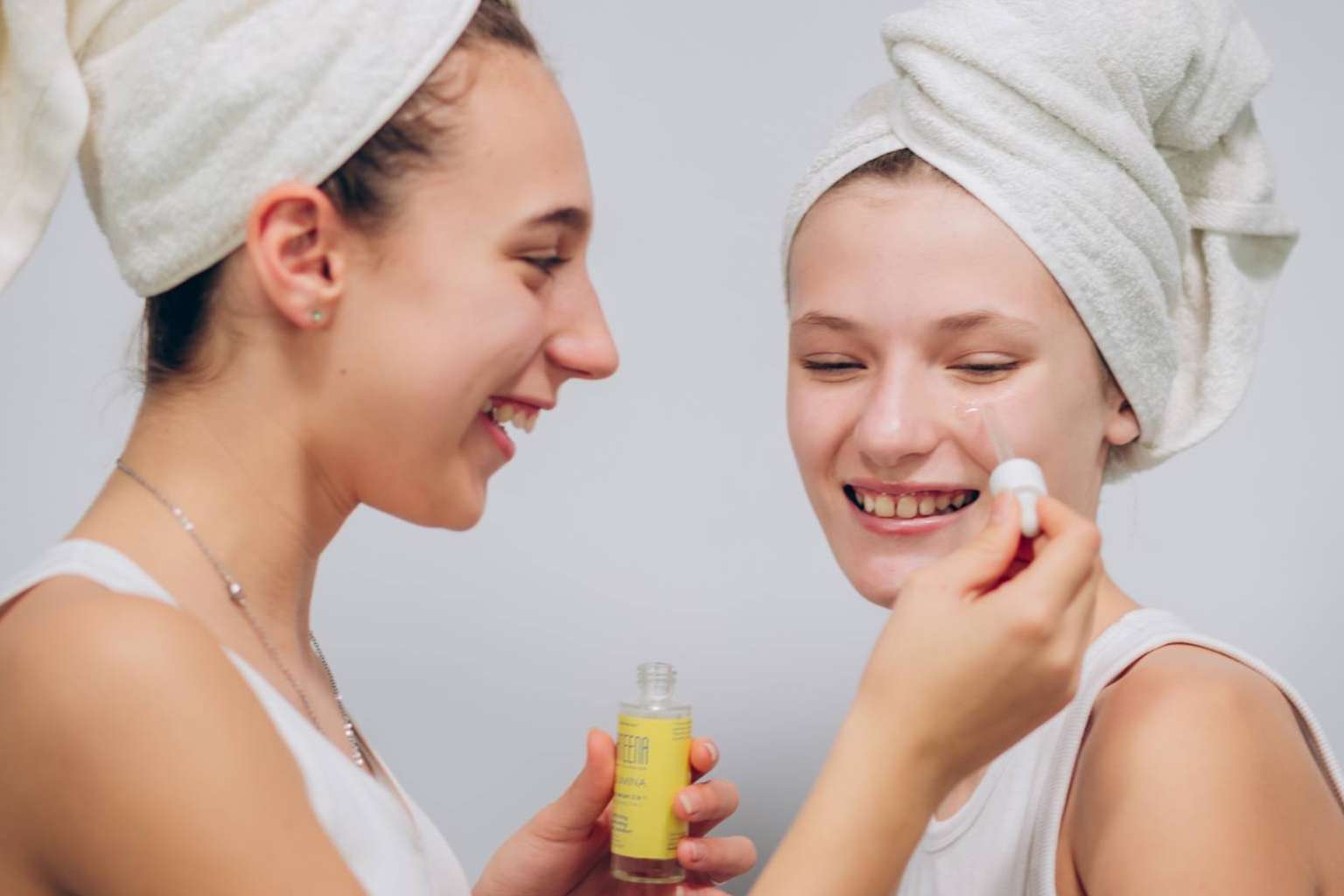 El sérum que aporta brillo e hidratación, Illumina day serum de Nateena