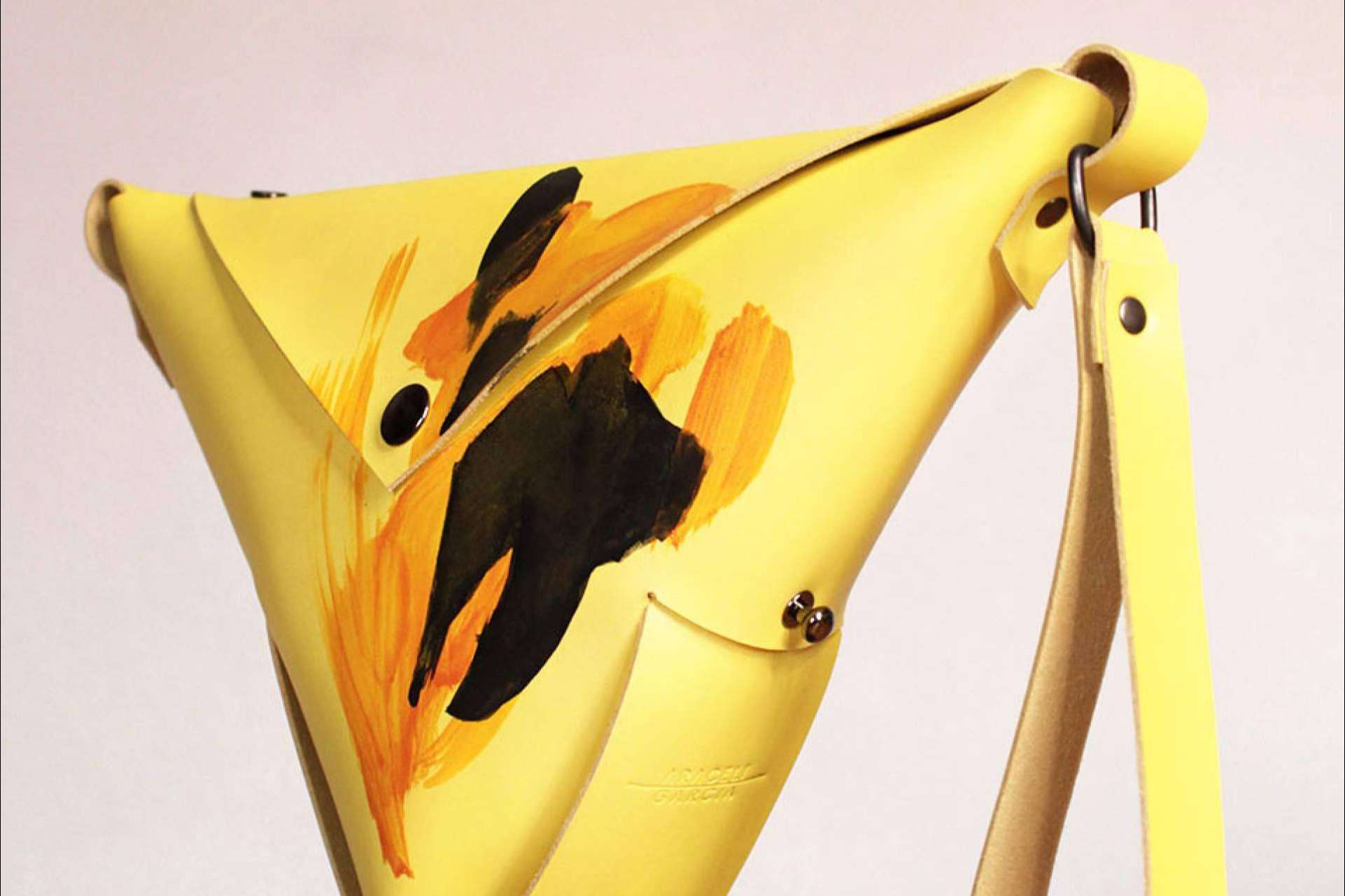 Bolsos pintados a mano; la fusión de arte y diseño en Araceli García