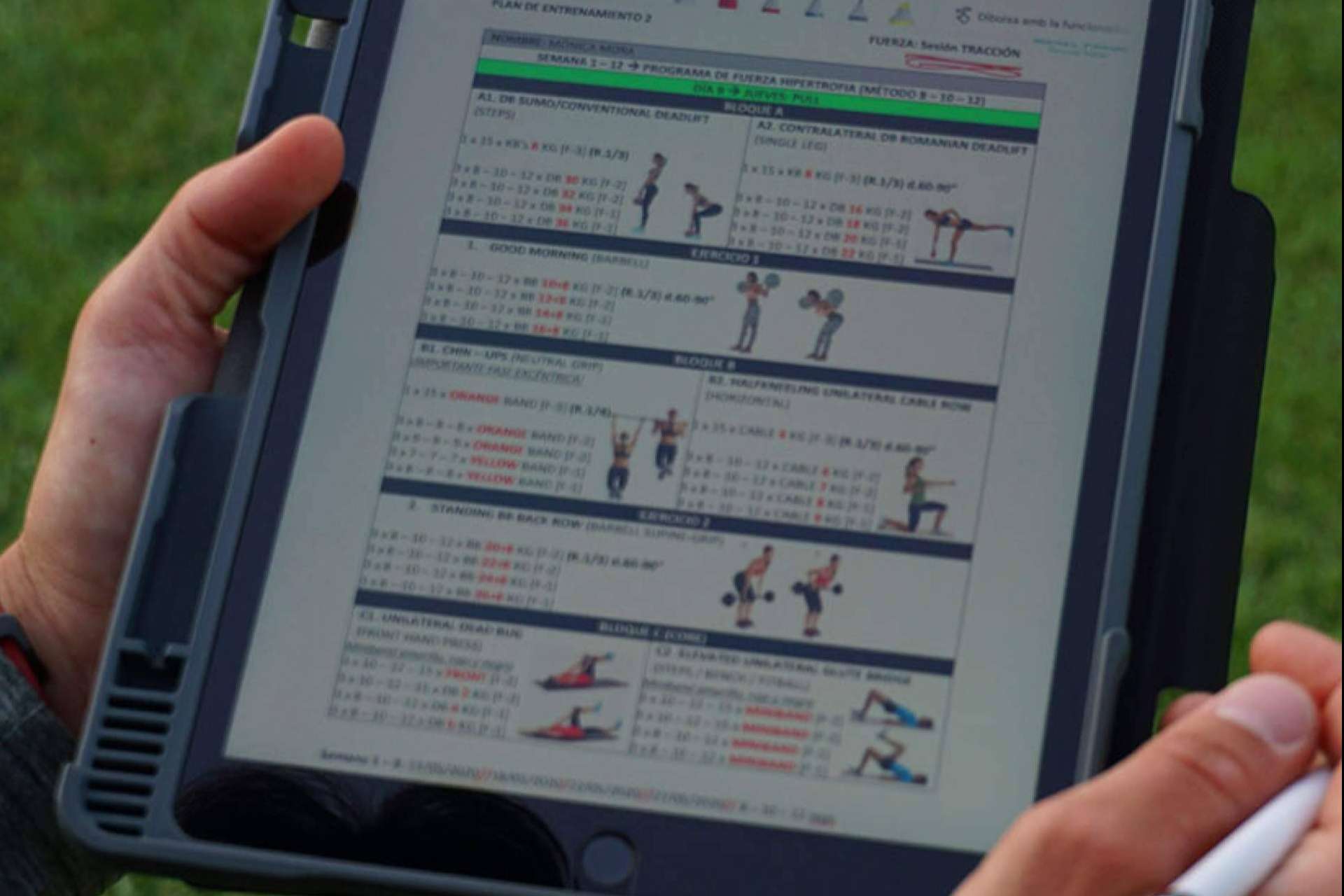 La app Harbiz usada por Manel Pardo, un entrenador personal, para trabajar con sus clientes
