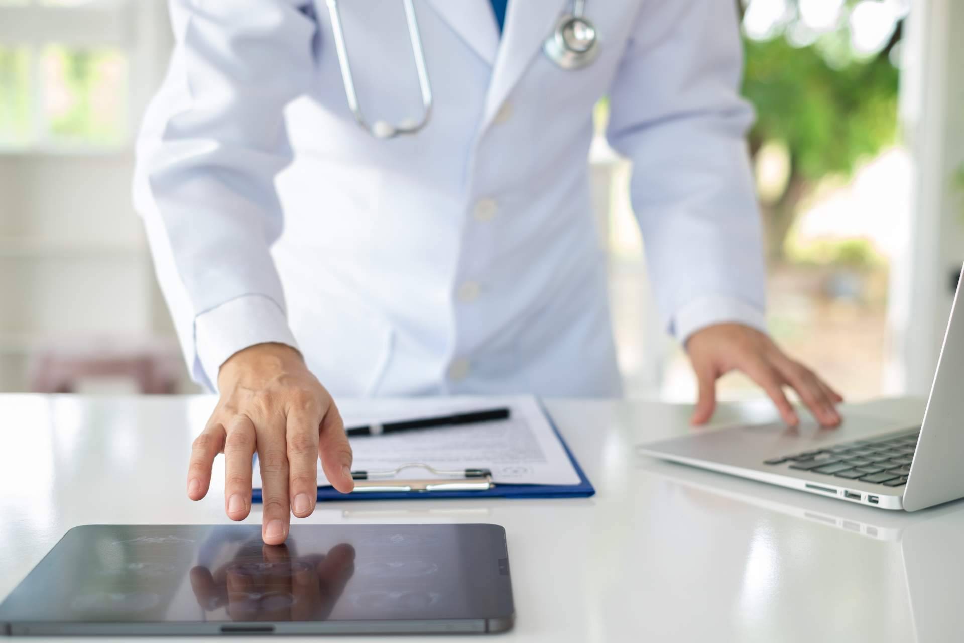 Recurrir al business intelligence para optimizar la gestión hospitalaria, con la plataforma Benchmarking Sanitario 3.0