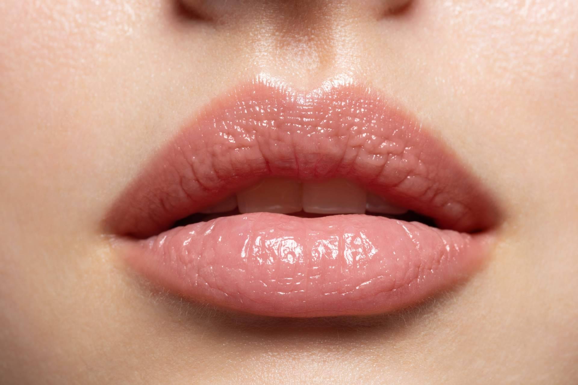 Labios perfectos con el perfilado e hidratación de labios en Alluring Clinic, en Madrid