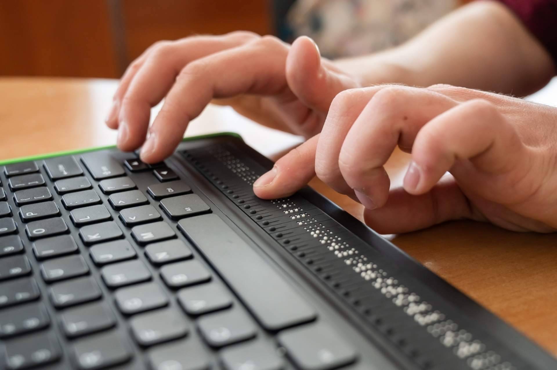 ¿Por qué las capas de accesibilidad no se deben usar en una web?