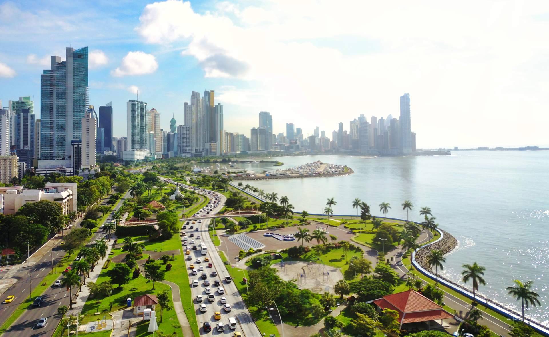 Invertir y hacer negocios en Panamá; Grupo Los Pueblos