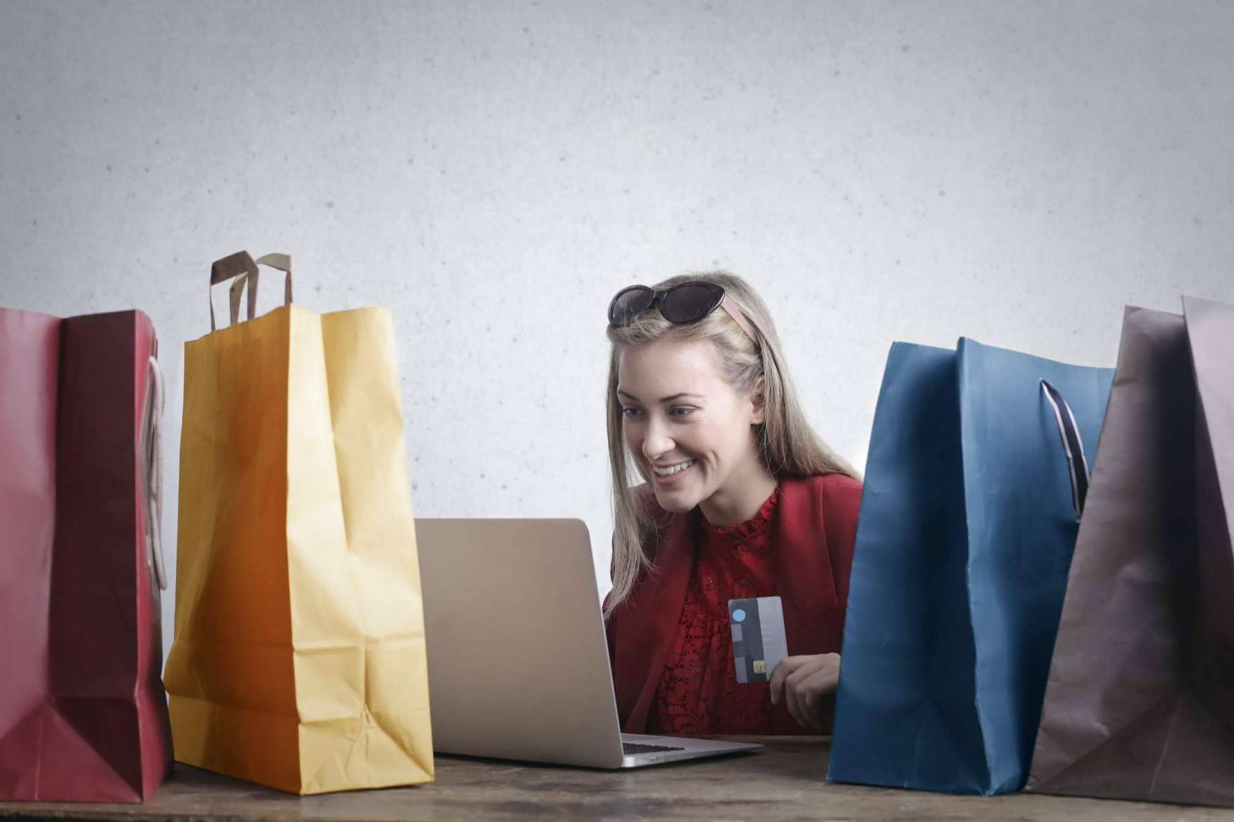 ¿Cuánto cuesta montar una tienda online en España?, con A2Colores