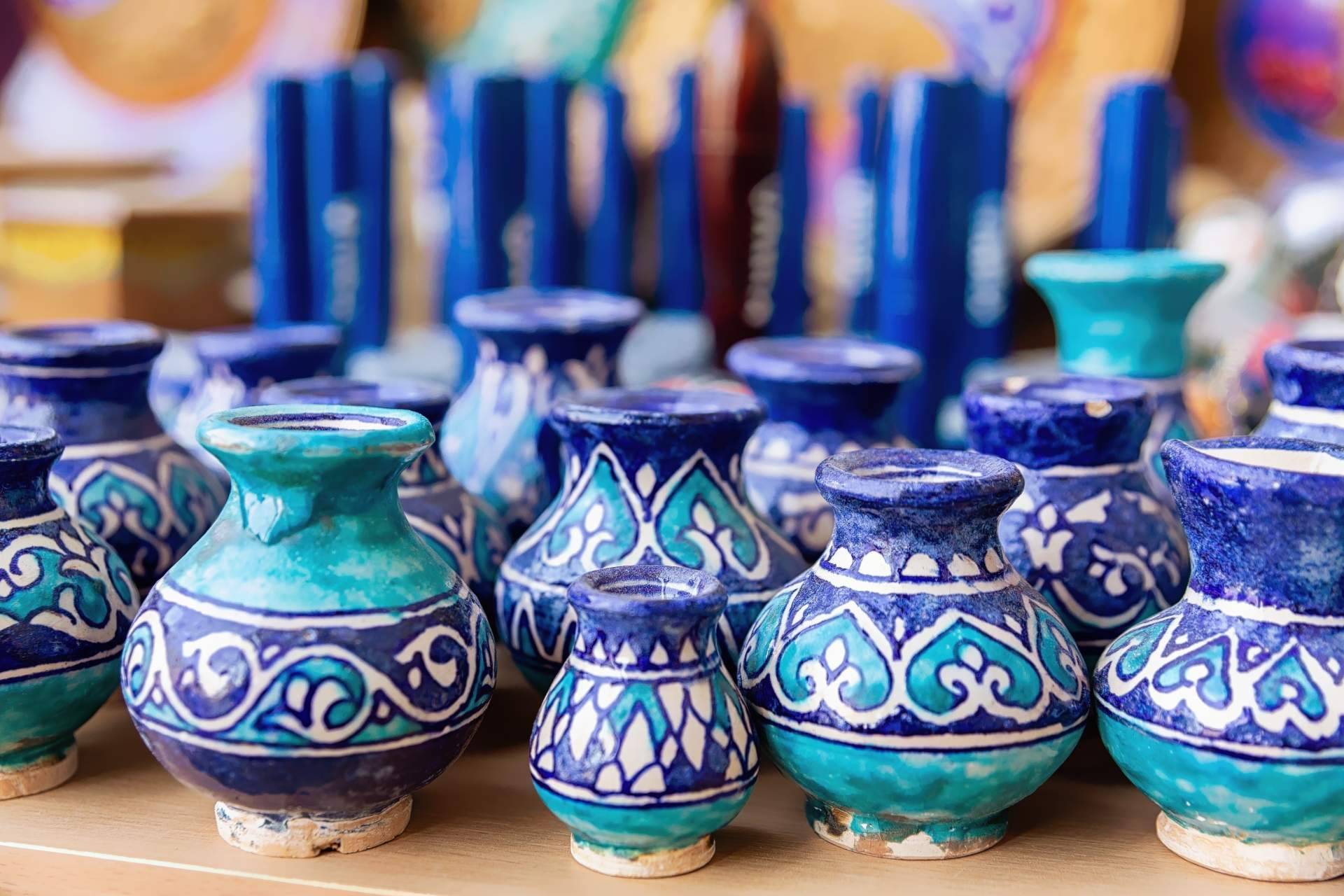 La belleza de los souvenirs de cerámica artesanal