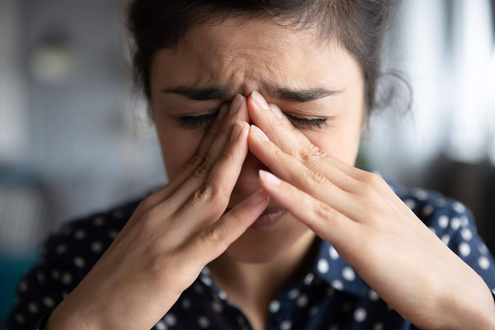 ¿Qué tipos de dolores de cabeza existen y cómo pueden tratarse?, con iXalud