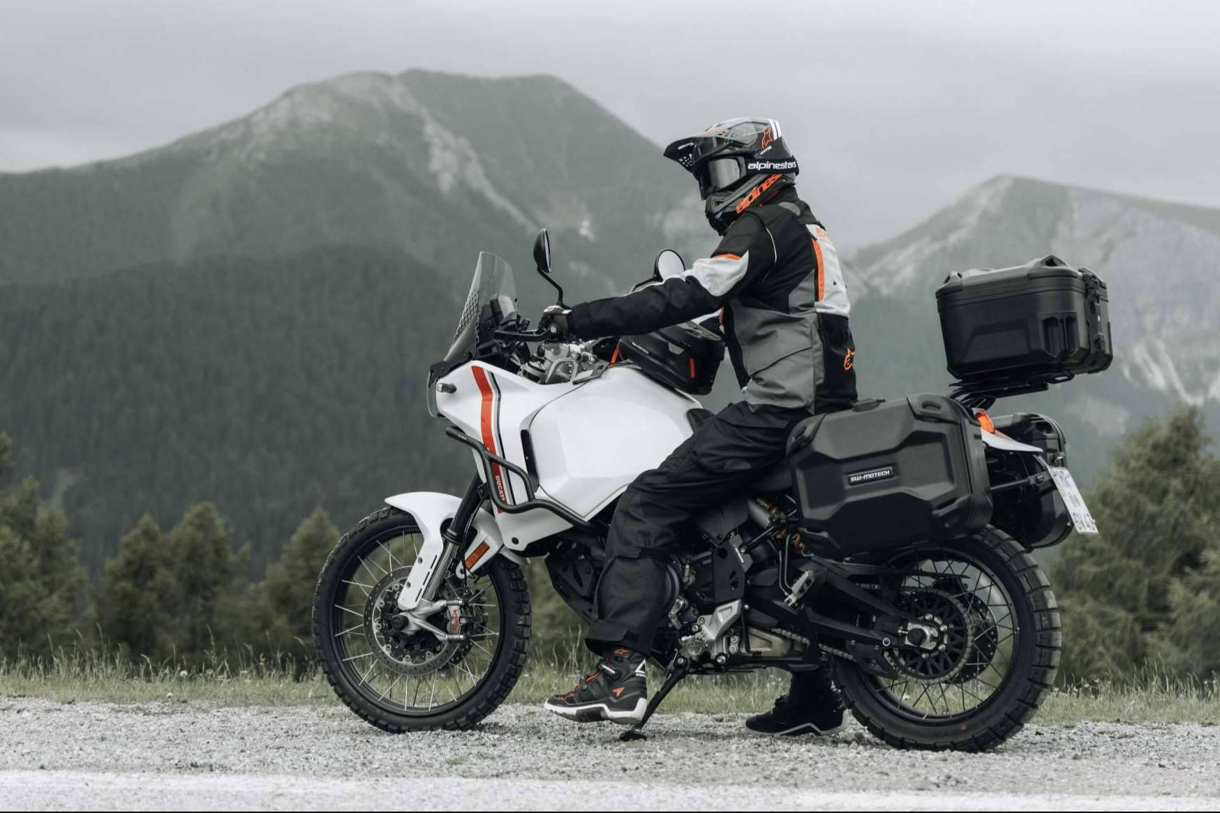 ¿Cuáles son las novedades de SW-MOTECH para equipar la moto?