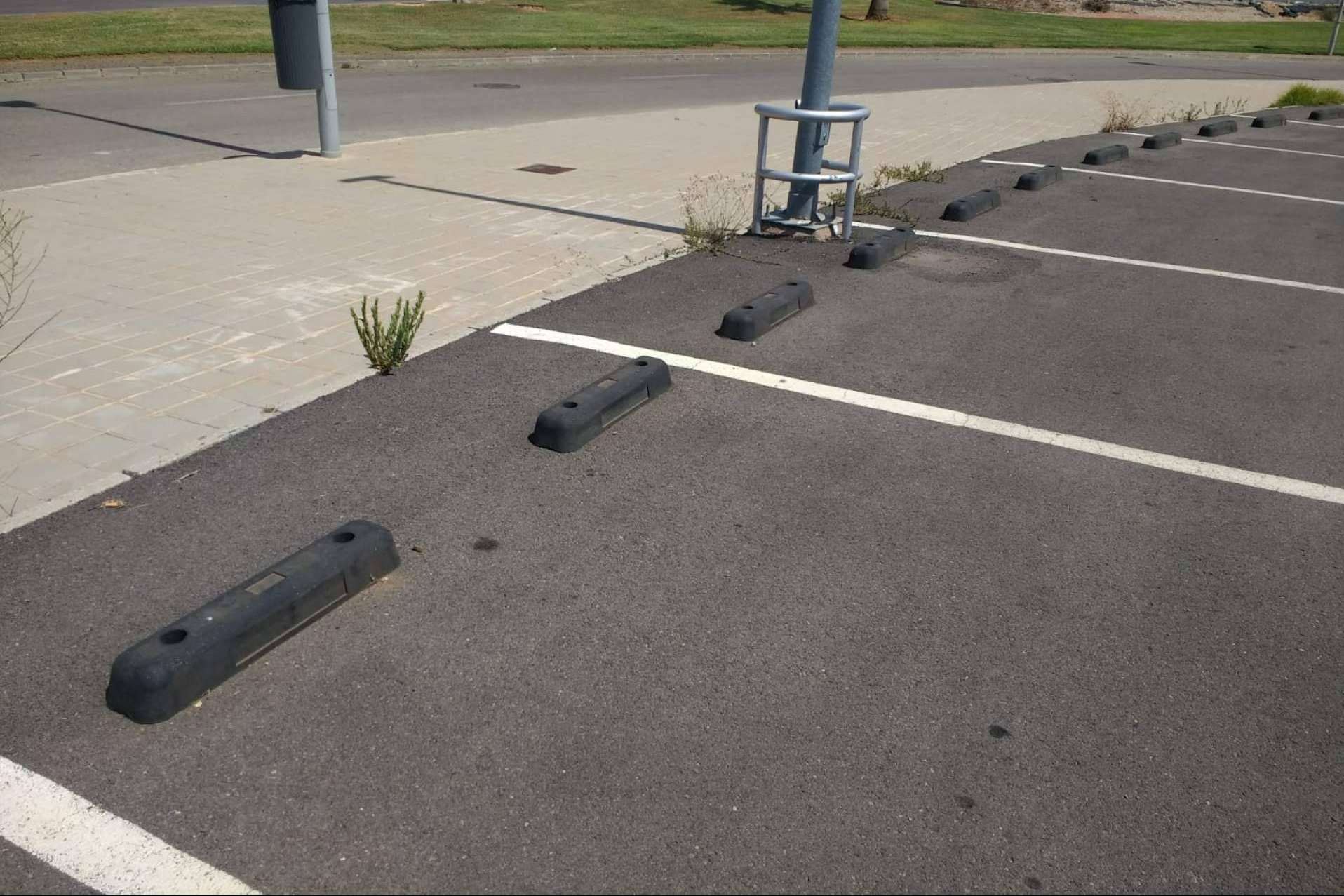 El tope de parking de plástico reciclado de Abadecom contribuye a la economía circular
