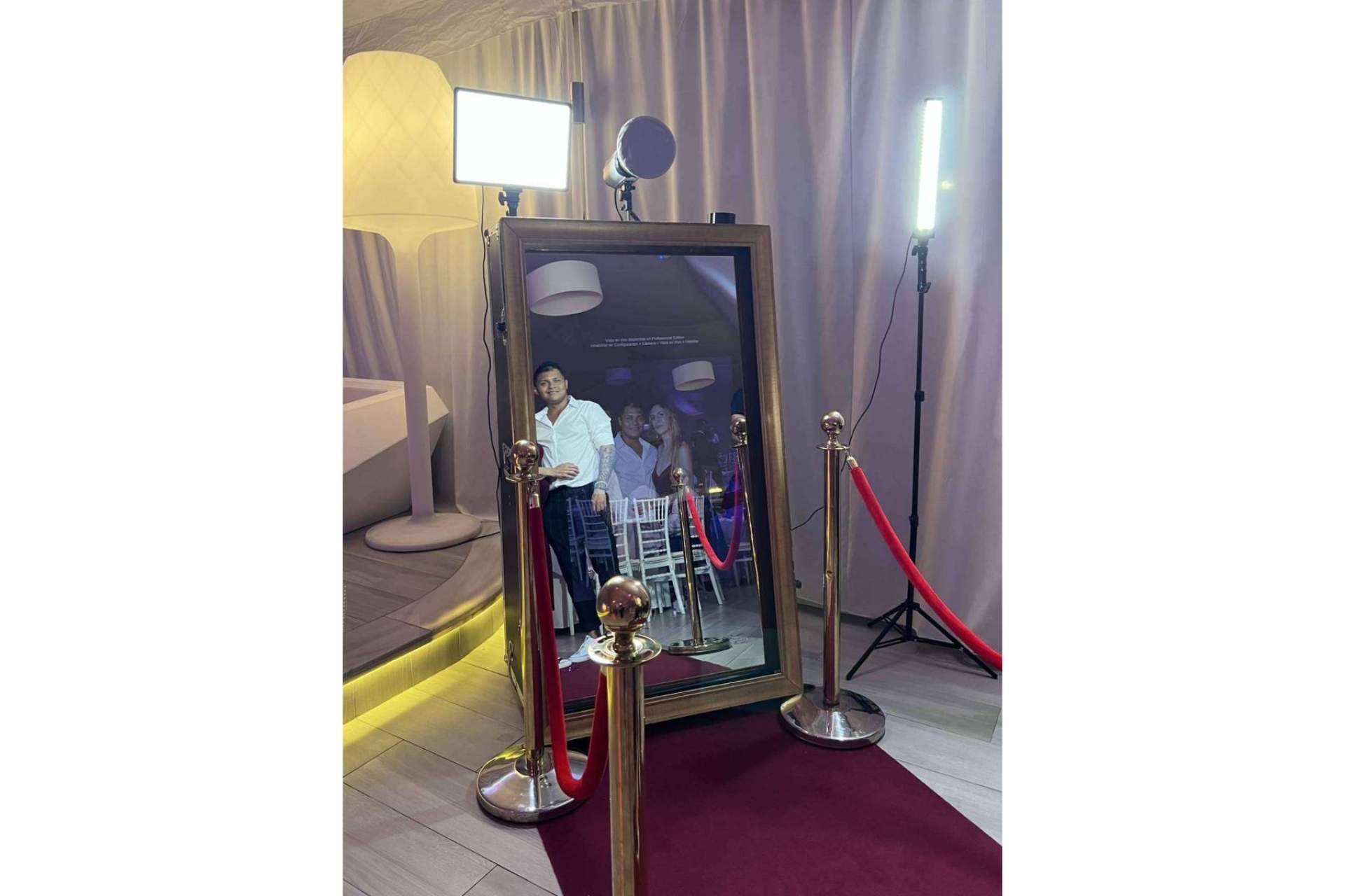 Servicio de alquiler del espejo mágico para bodas para dar un toque elegante a los eventos