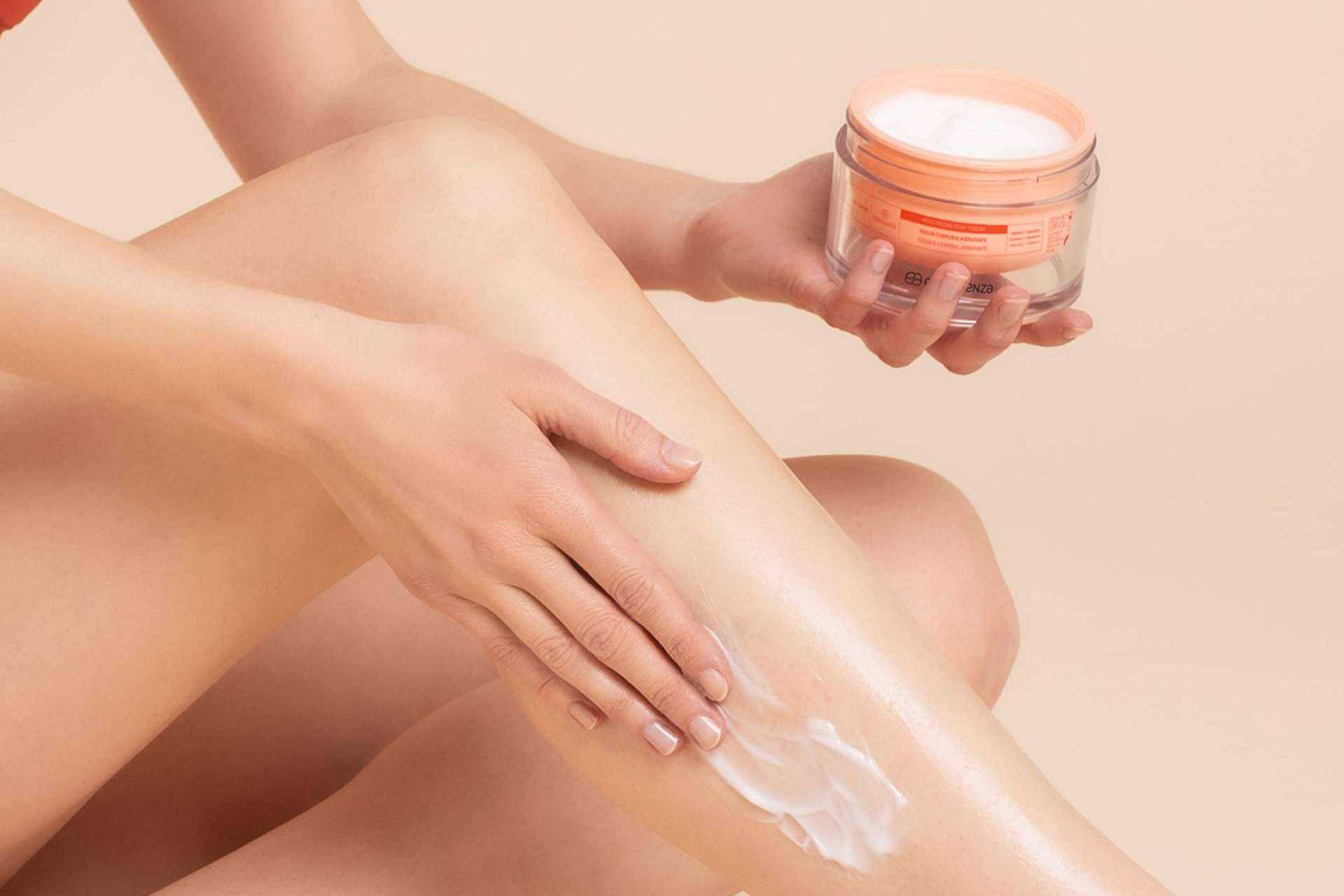 Una crema hidratante para el cuidado corporal es el yogur corporal