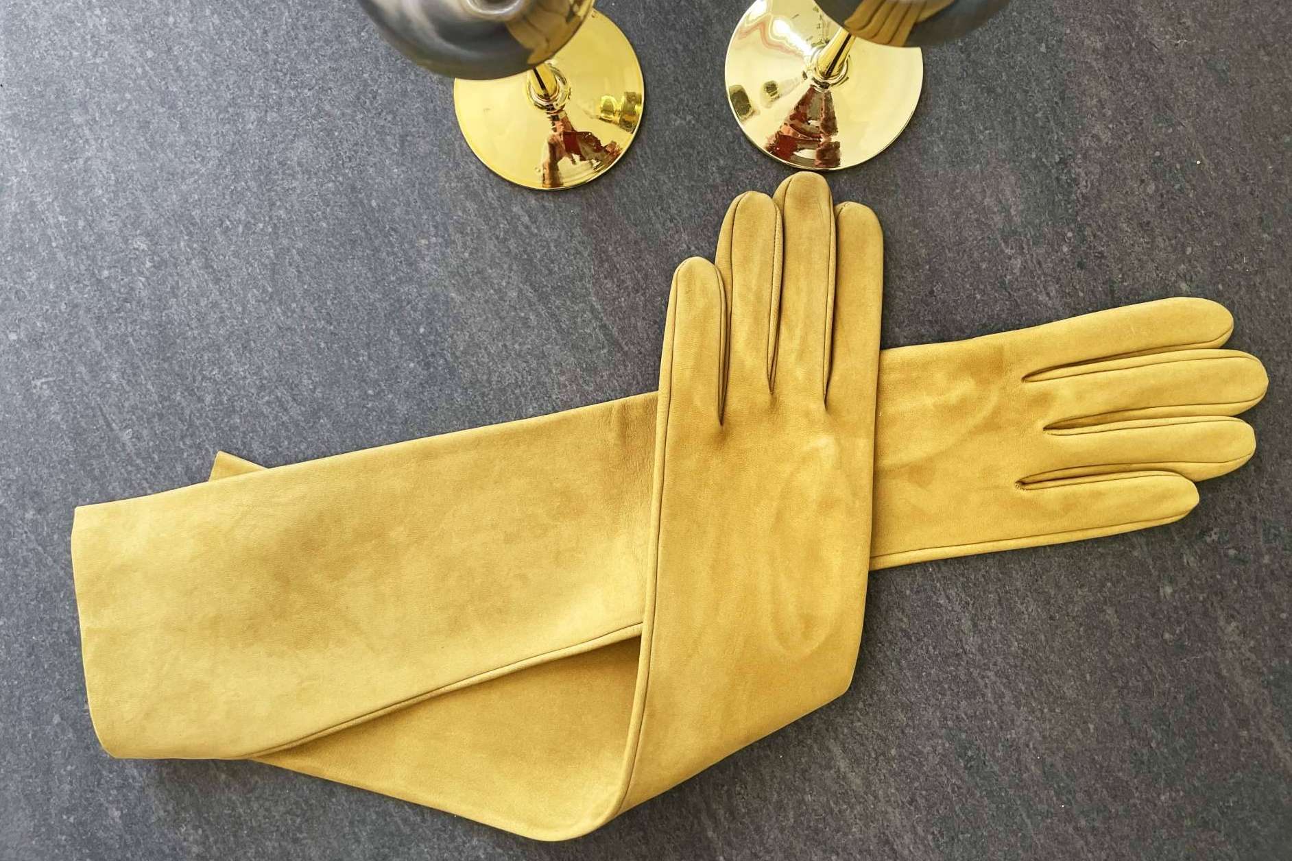 Guantes largos en looks cotidianos, una tendencia a la que apuntarse este invierno