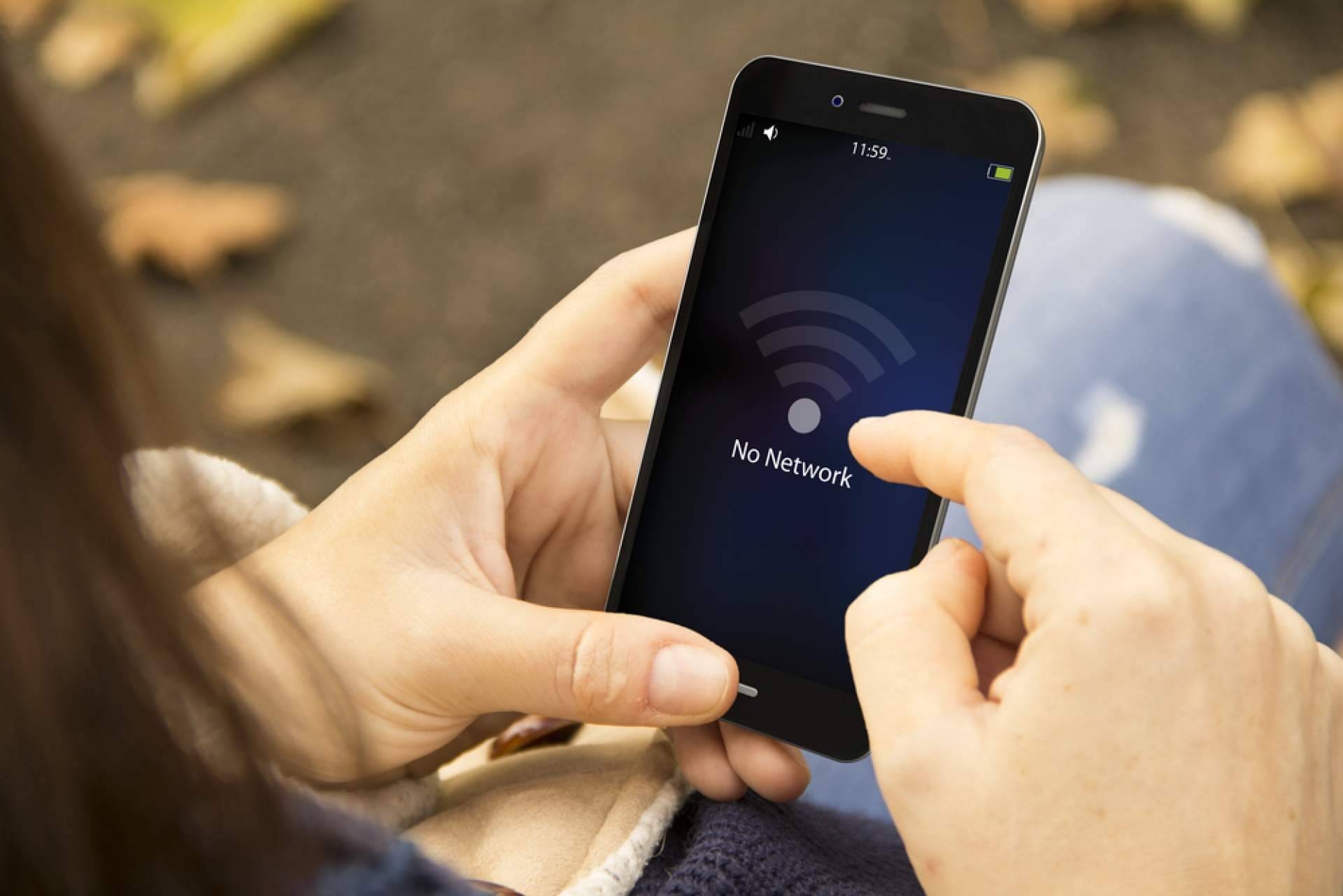 Mejorar cobertura móvil 5G en naves industriales de la mano de Lamartel