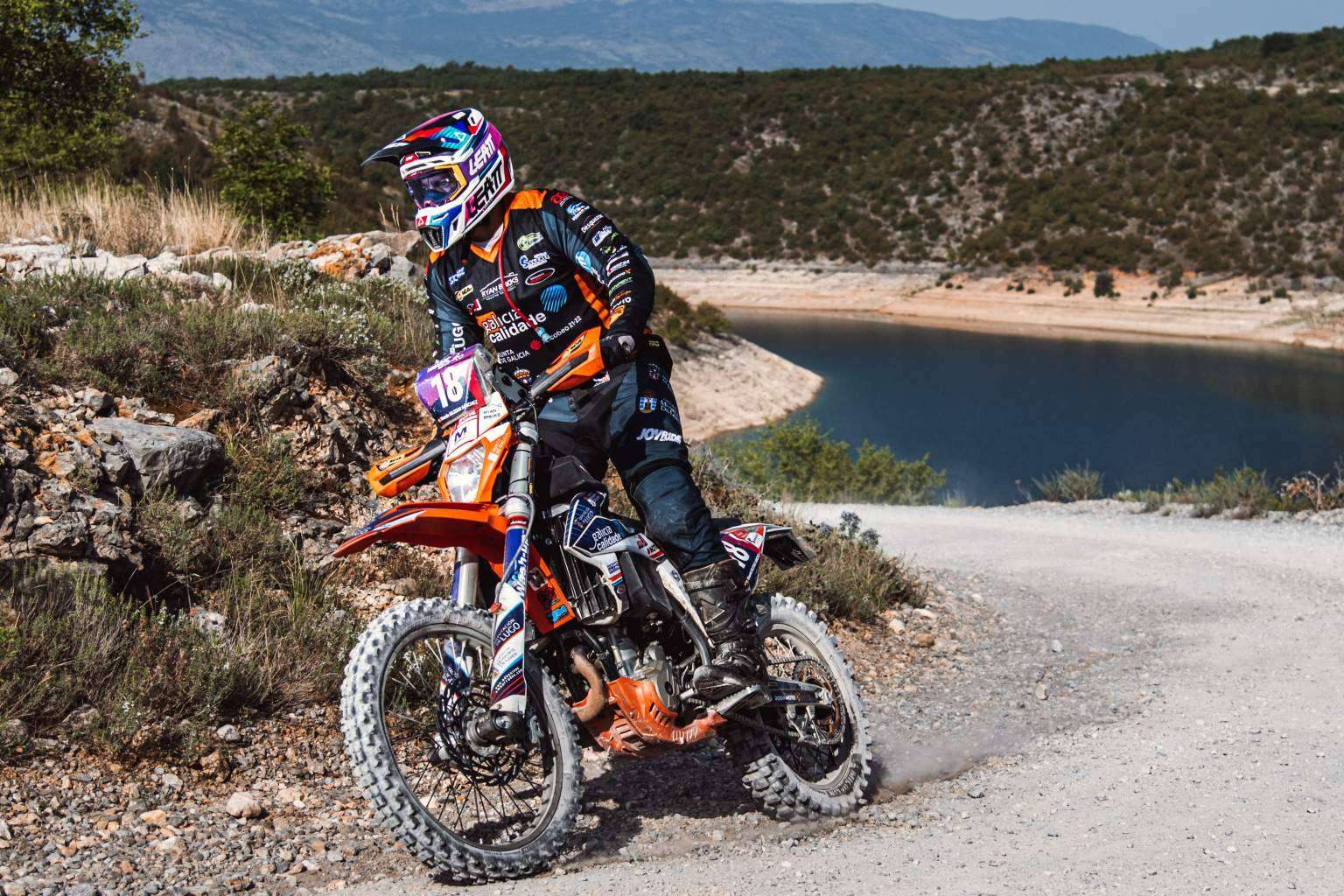 ADHESIVOSEMBARRADOS ofrece adhesivos para moto offroad