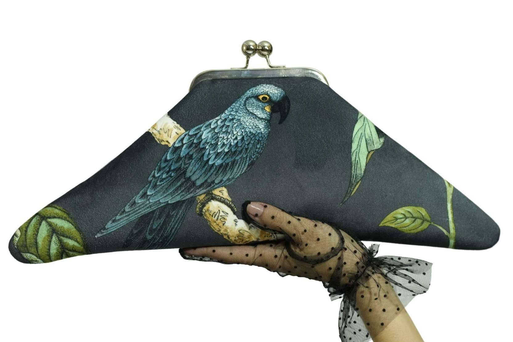 Las nuevas tendencias en carteras  de mano, las formas geométricas de la colección Milán de Sac & Bags