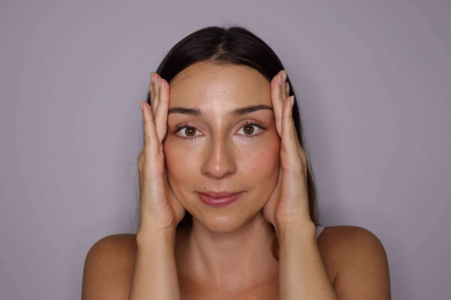 KatheYogui ofrece un curso de Yoga Facial que ha vendido miles de copias en menos de 1 año