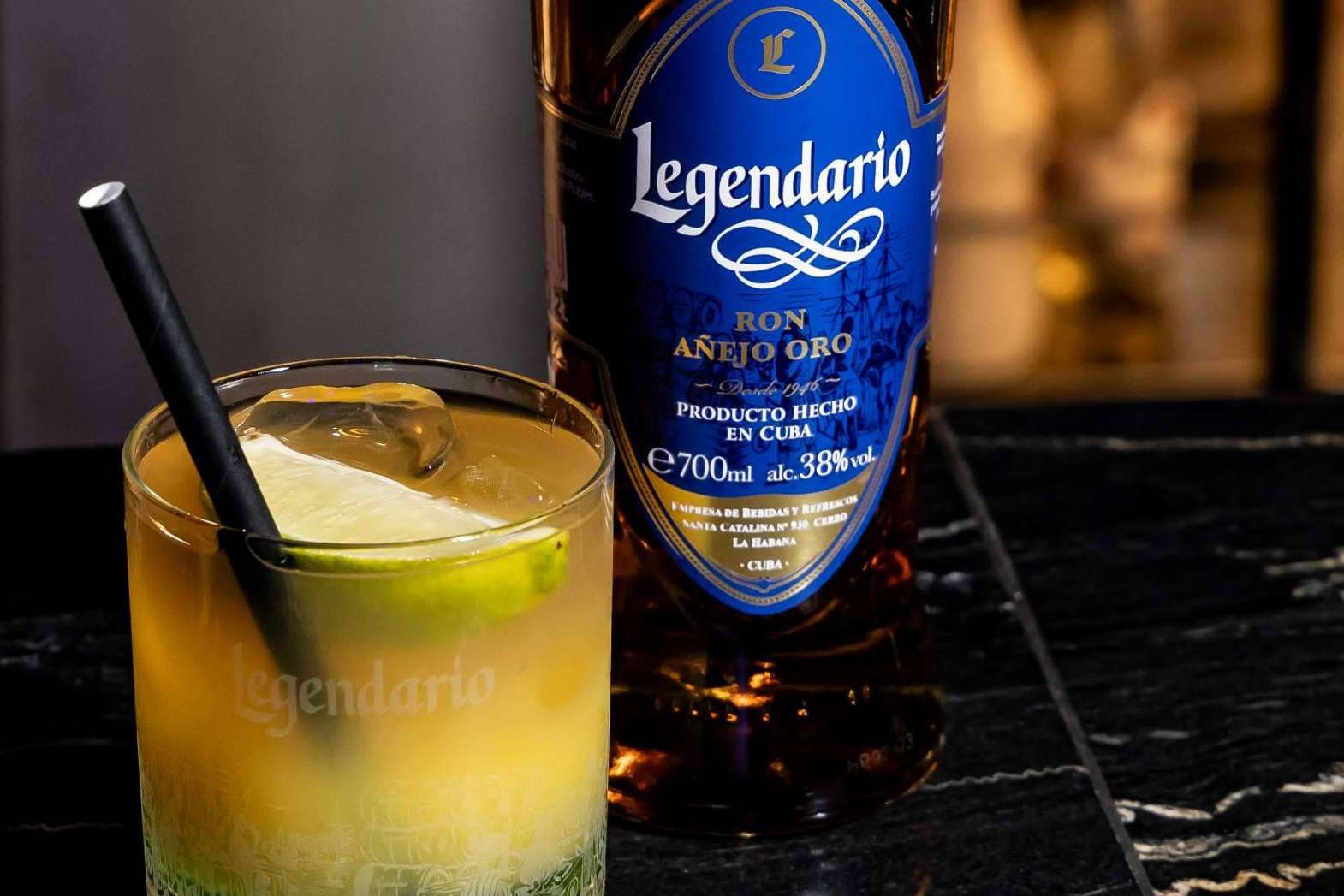 Legendario Shop ofrece Ron Legendario Añejo Oro, una bebida de sabor cubano auténtico