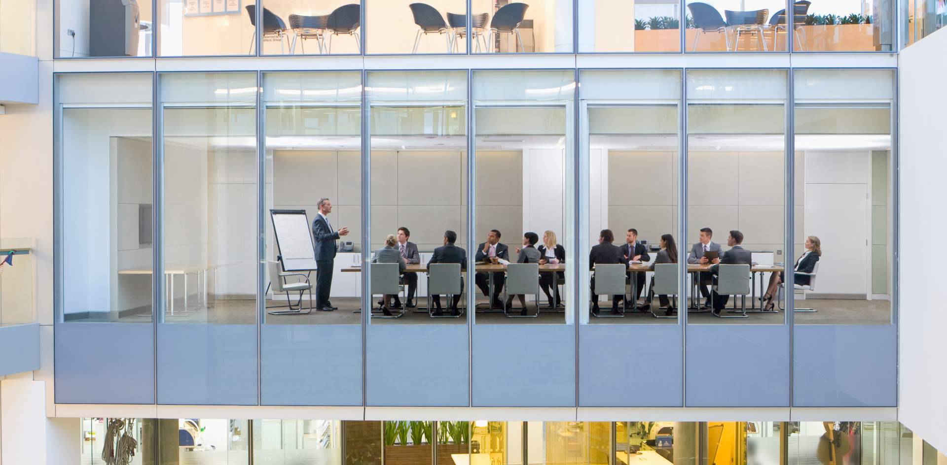 Ventajas de externalizar el Plan de Formación Empresarial; Eficiencia y especialización