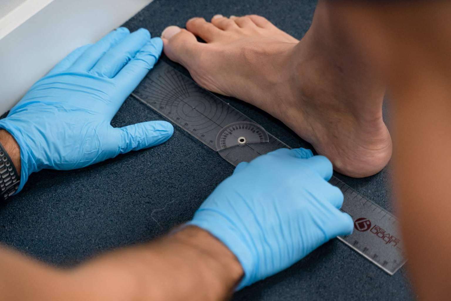 Plantillas para botas de futbol personalizadas, una opción adecuada para prevenir lesiones