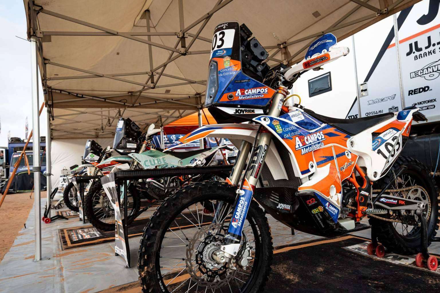 Personalización al extremo, los adhesivos para motos off road de ADHESIVOSEMBARRADOS