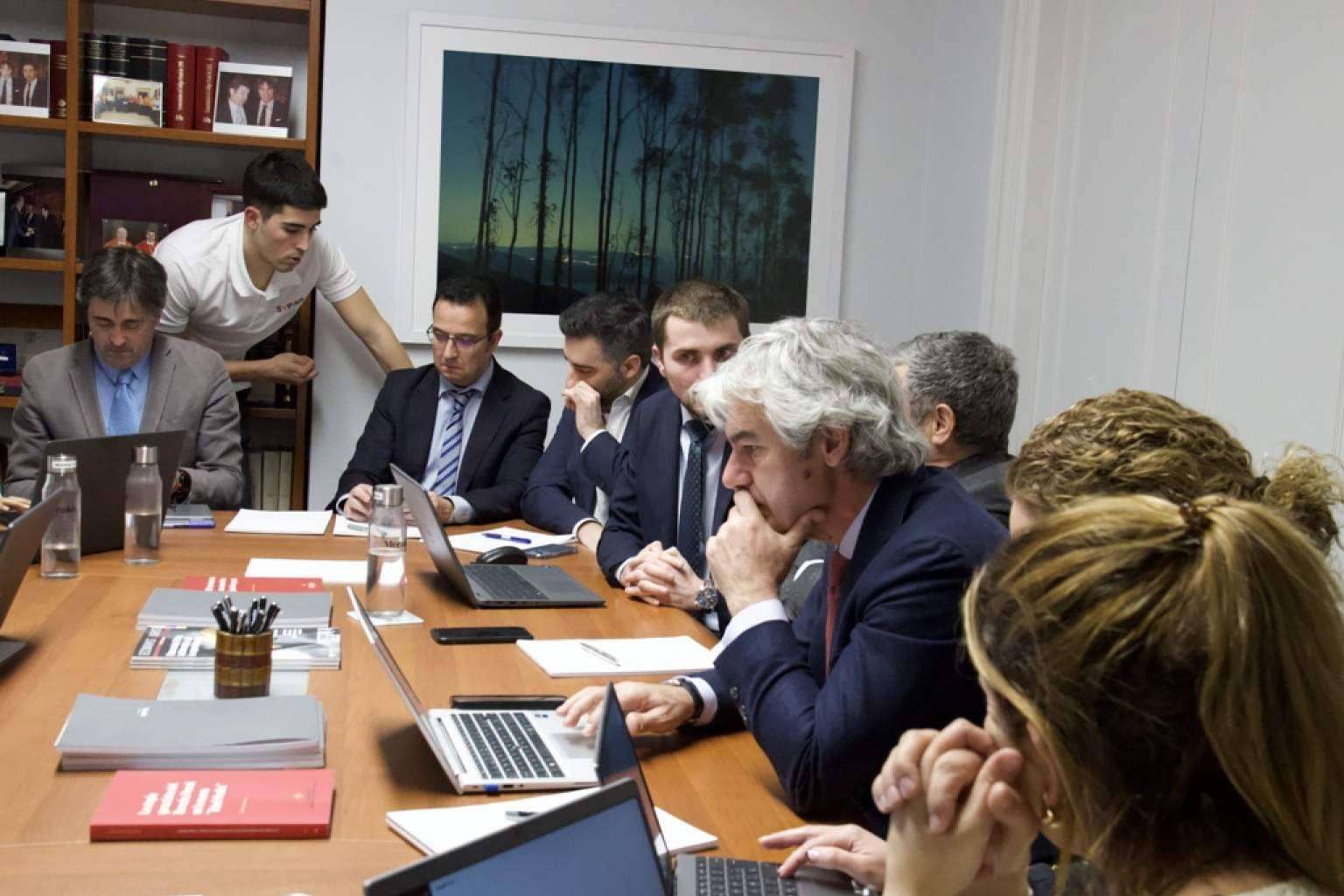 Un aliado estratégico para las pymes en su proceso de implementar la IA Generativa
