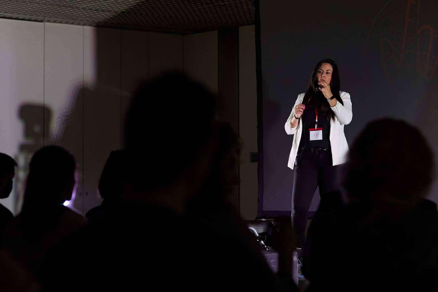 Carmen Lewis, el laberinto de la insatisfacción crónica y cómo encontrar la salida