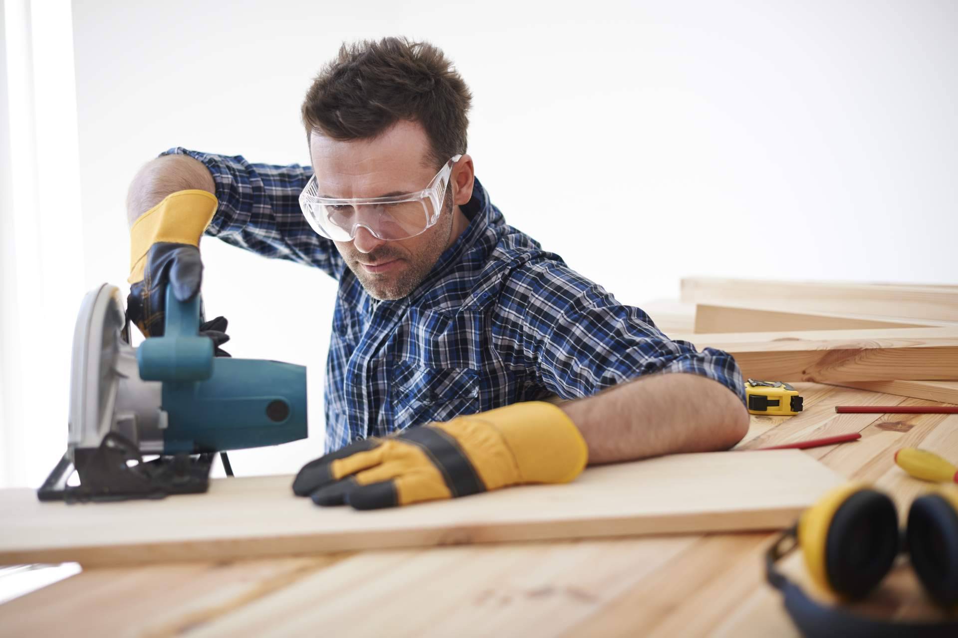Sierras para cortar madera en Mister Worker, una elección ideal para trabajos de carpintería profesional