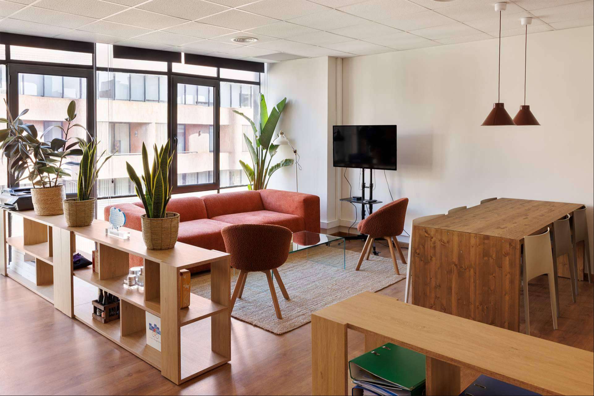 ¿Cómo son las oficinas Sitandplug?