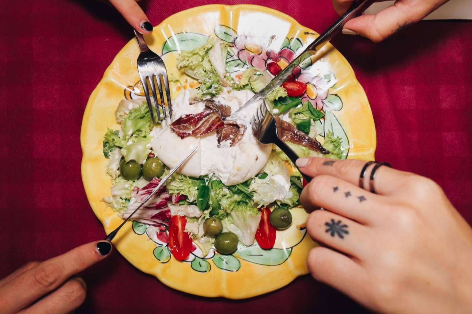 Spaccanapoili Da Danielle ofrece una experiencia gastronómica auténticamente italiana en Barcelona