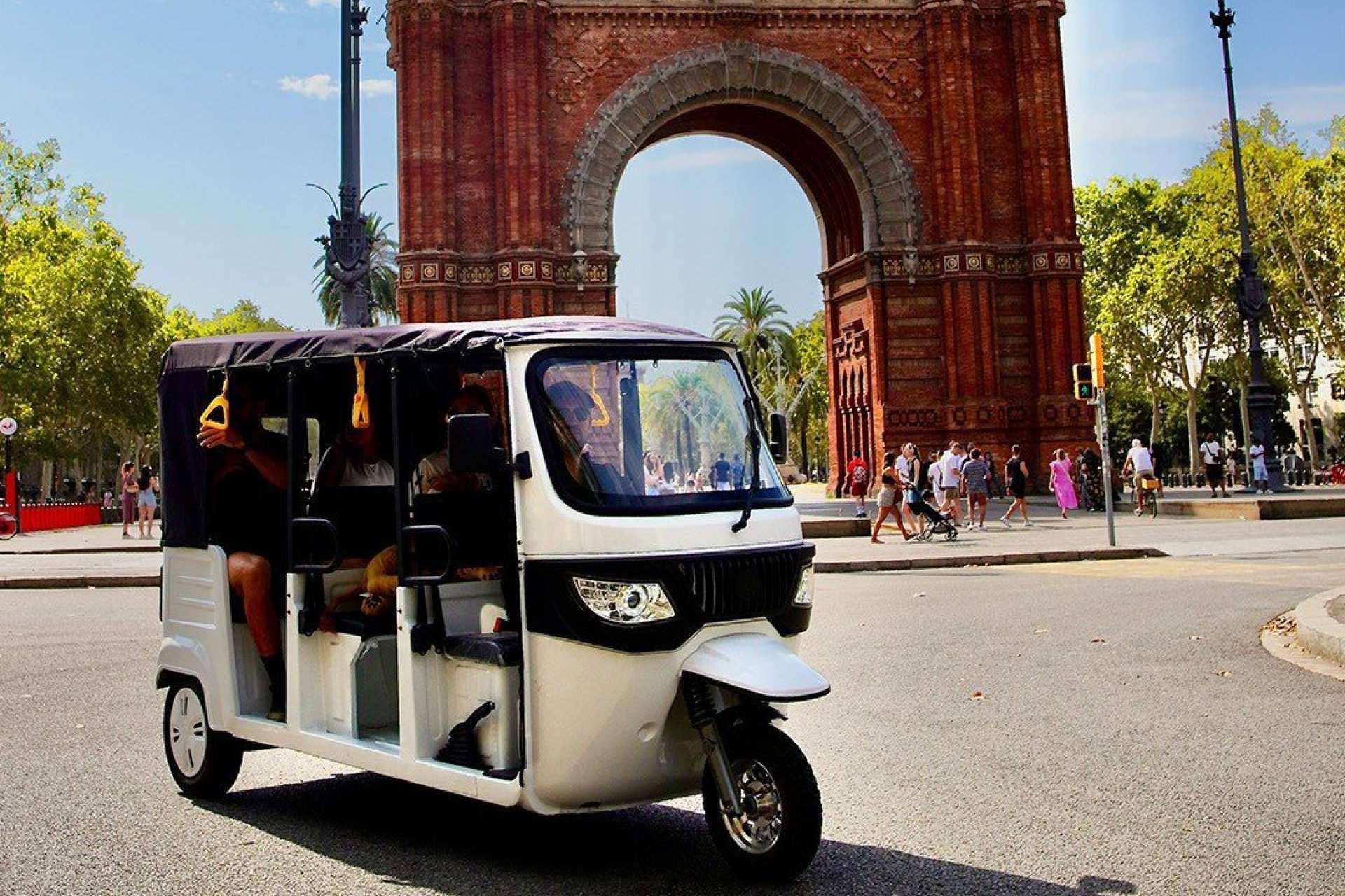 La movilidad sostenible en España; el atractivo creciente de los tuk tuks eléctricos