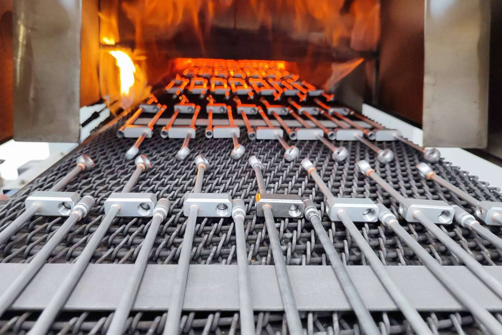 TRG, soluciones para la fabricación de piezas metálicas en acero al carbono, acero inoxidable y aluminio