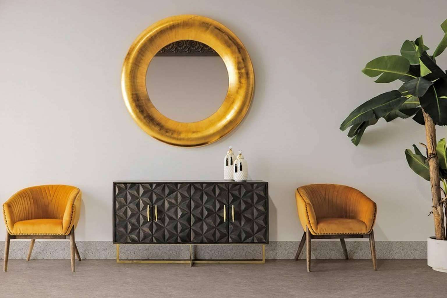 Sofás, mesas, sillas y lámparas de lujo; diseño y calidad en decoración para el hogar