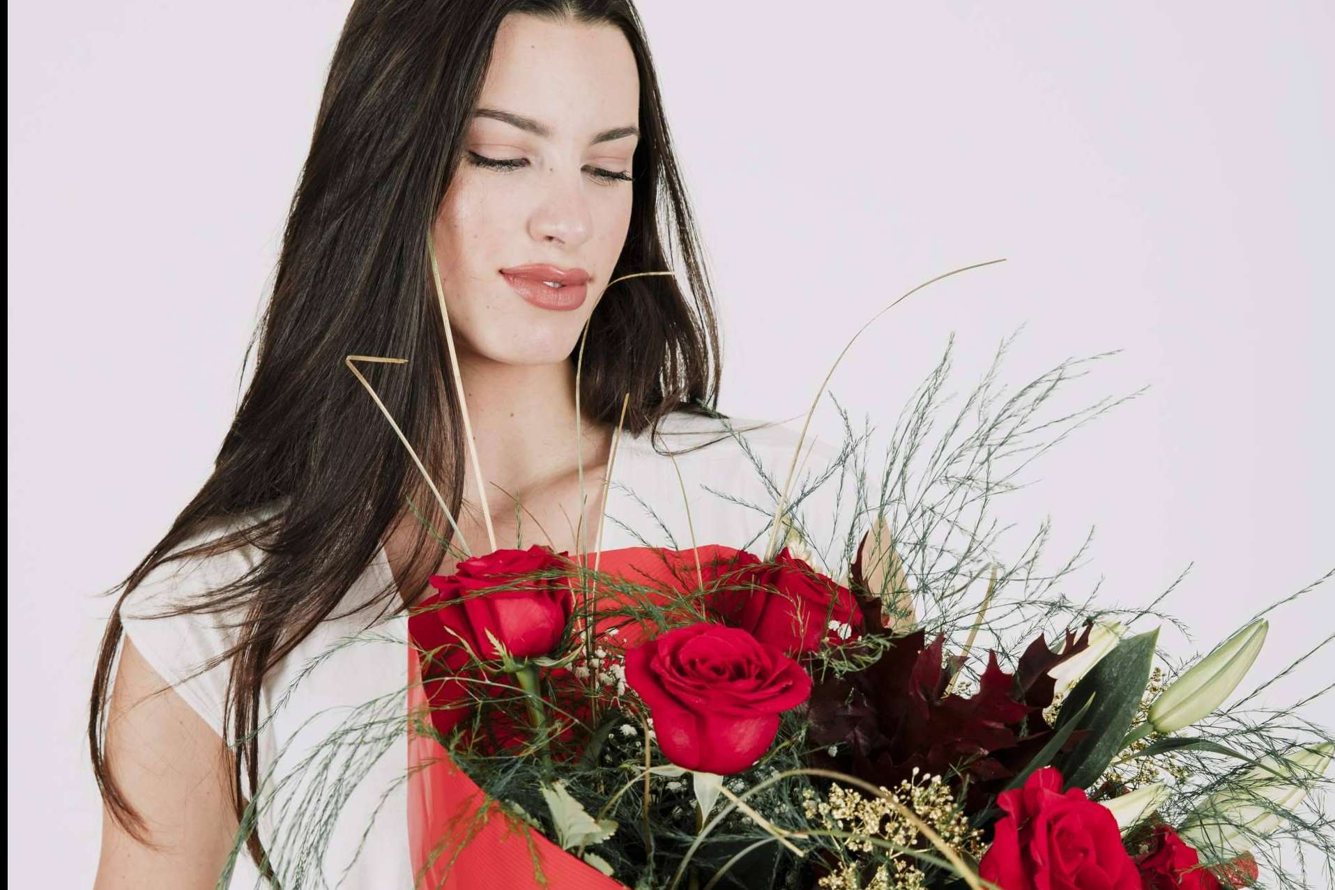 San Valentín 2025, la tradición de regalar rosas se reinventa con teleROSA