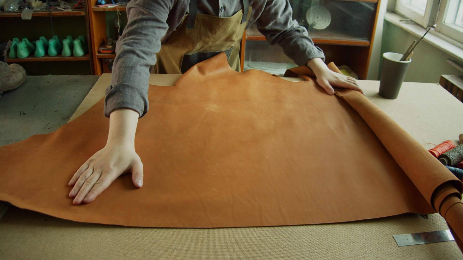 Curtidos Cabezas impulsa la artesanía en cuero hecha a mano con su enfoque innovador
