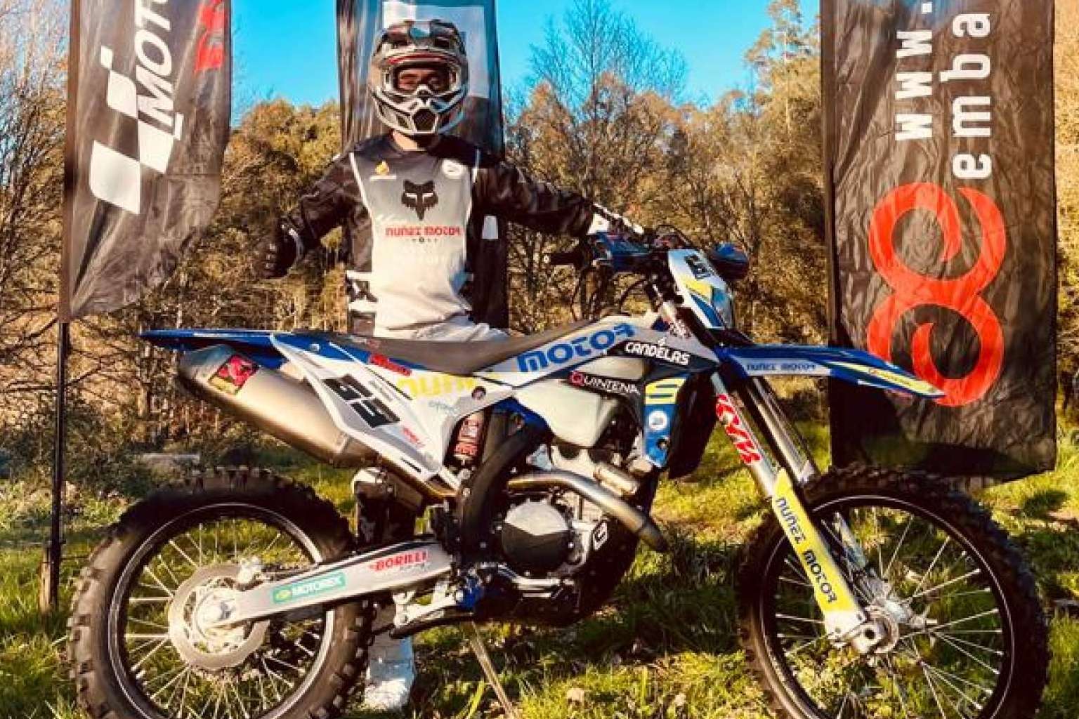 Diseño, resistencia y personalización; los adhesivos de motocross que conquistan el off-road
