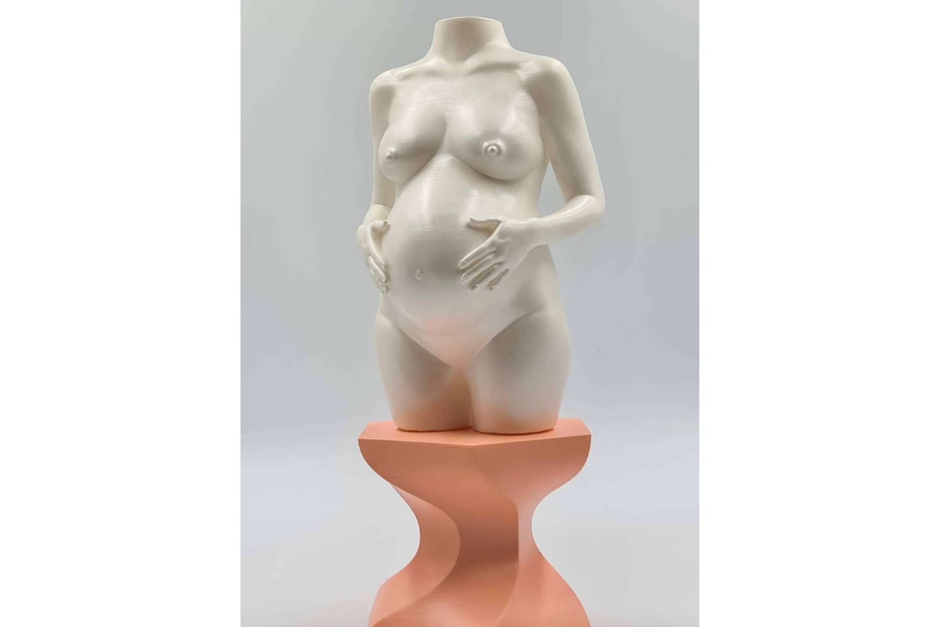 BustosPersonalizados transforma el embarazo en arte con 'Escultura de tu embarazo'
